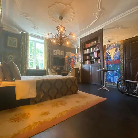 Chateau De Guest house *