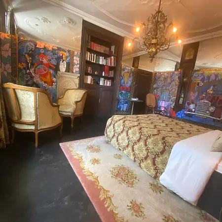 Guest house Chateau De *